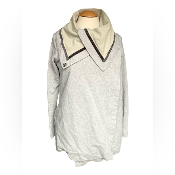 lululemon athletica Gray Sweater with Black Accent - Picture 2 of 9